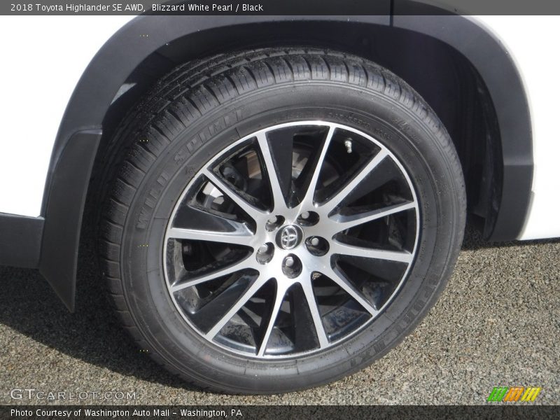 Blizzard White Pearl / Black 2018 Toyota Highlander SE AWD