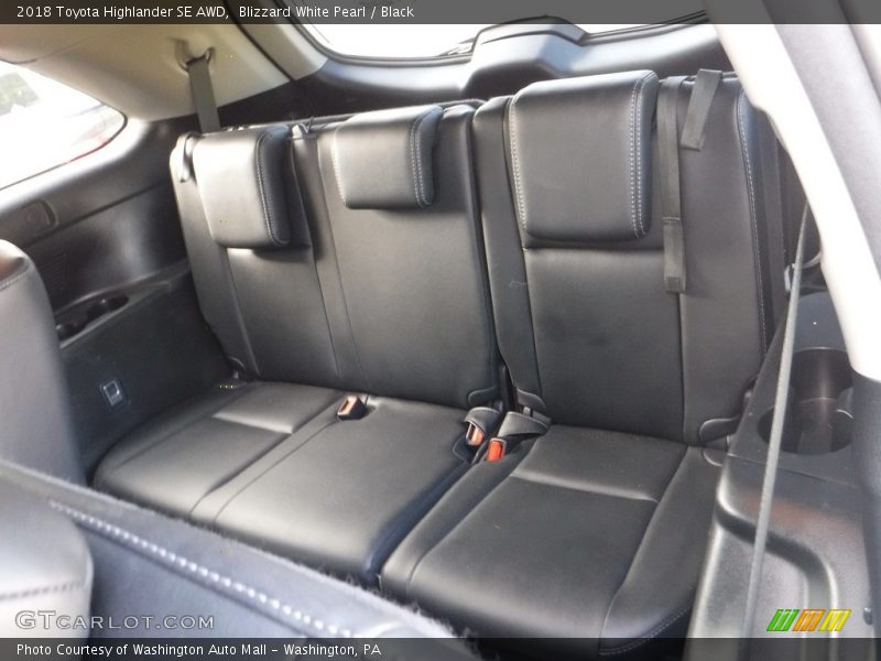 Blizzard White Pearl / Black 2018 Toyota Highlander SE AWD