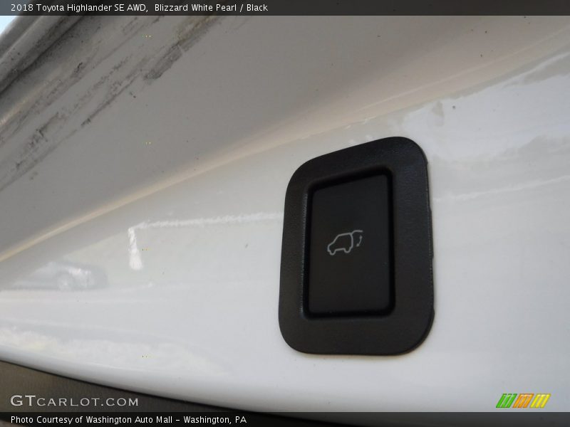 Blizzard White Pearl / Black 2018 Toyota Highlander SE AWD