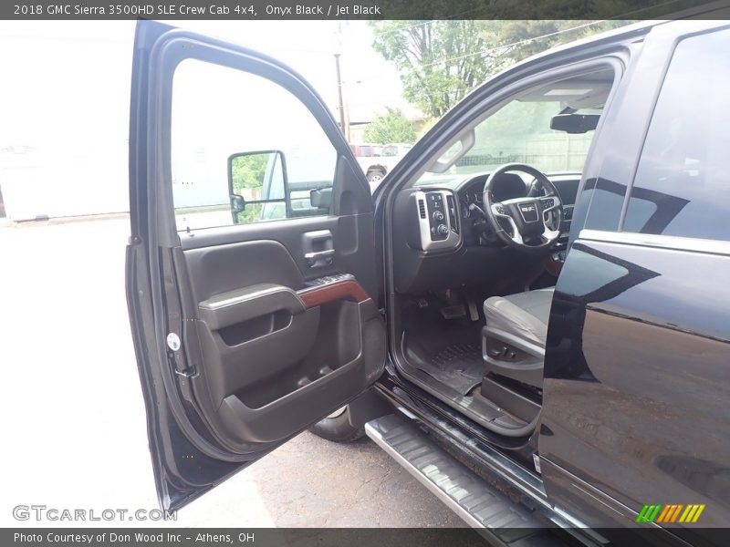 Onyx Black / Jet Black 2018 GMC Sierra 3500HD SLE Crew Cab 4x4