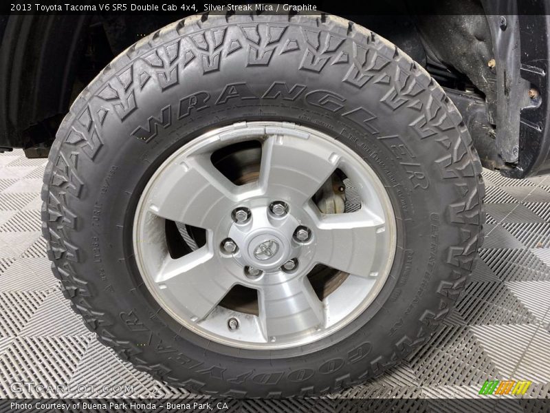 Silver Streak Mica / Graphite 2013 Toyota Tacoma V6 SR5 Double Cab 4x4
