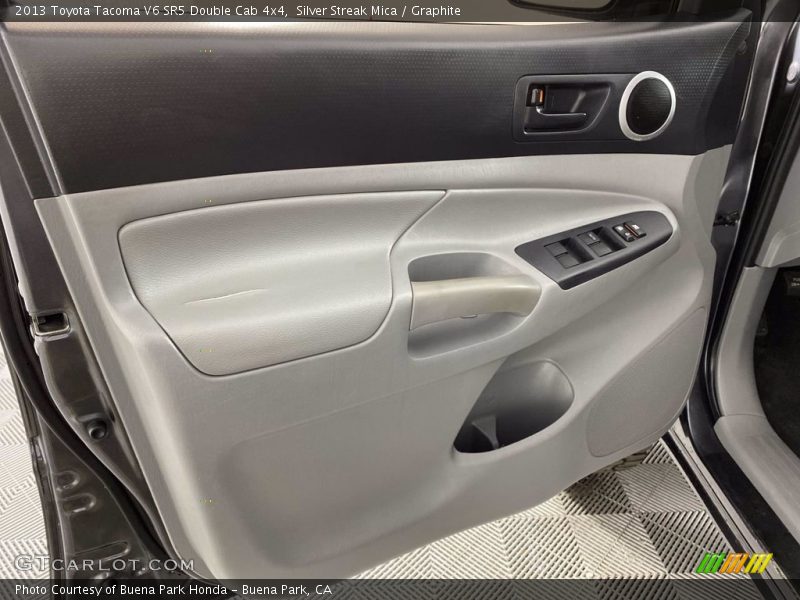 Silver Streak Mica / Graphite 2013 Toyota Tacoma V6 SR5 Double Cab 4x4