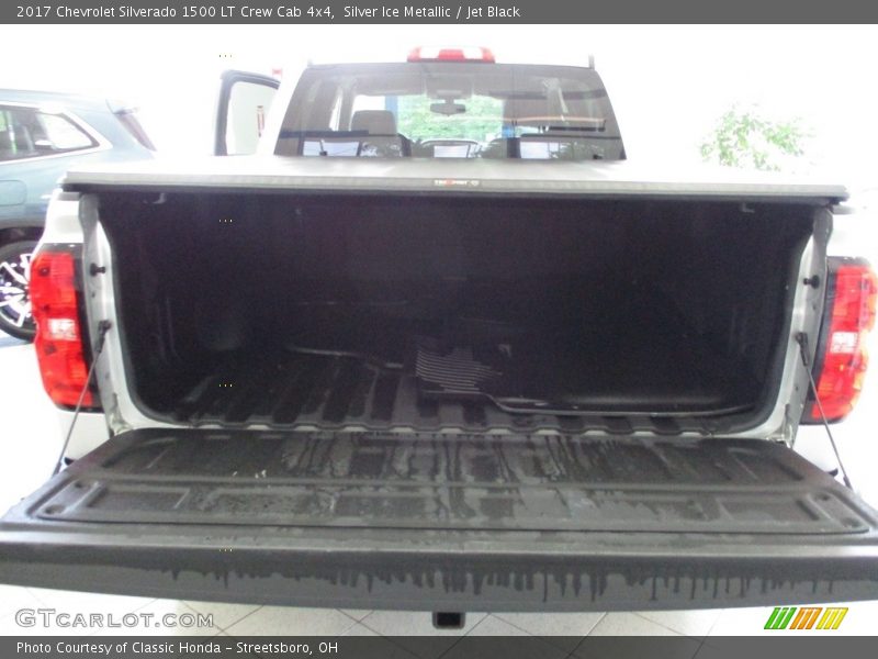 Silver Ice Metallic / Jet Black 2017 Chevrolet Silverado 1500 LT Crew Cab 4x4