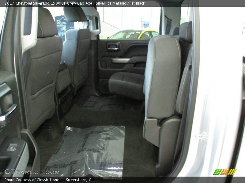 Silver Ice Metallic / Jet Black 2017 Chevrolet Silverado 1500 LT Crew Cab 4x4