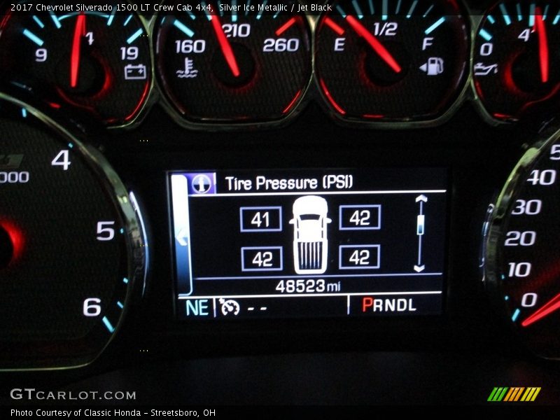 Silver Ice Metallic / Jet Black 2017 Chevrolet Silverado 1500 LT Crew Cab 4x4