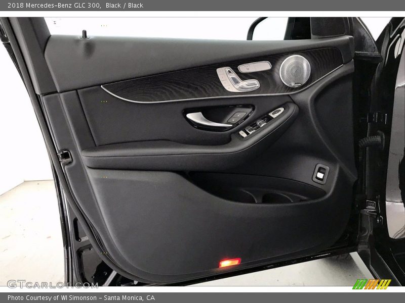 Black / Black 2018 Mercedes-Benz GLC 300