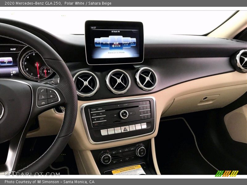Polar White / Sahara Beige 2020 Mercedes-Benz GLA 250