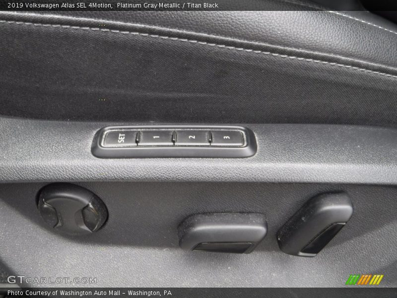 Platinum Gray Metallic / Titan Black 2019 Volkswagen Atlas SEL 4Motion