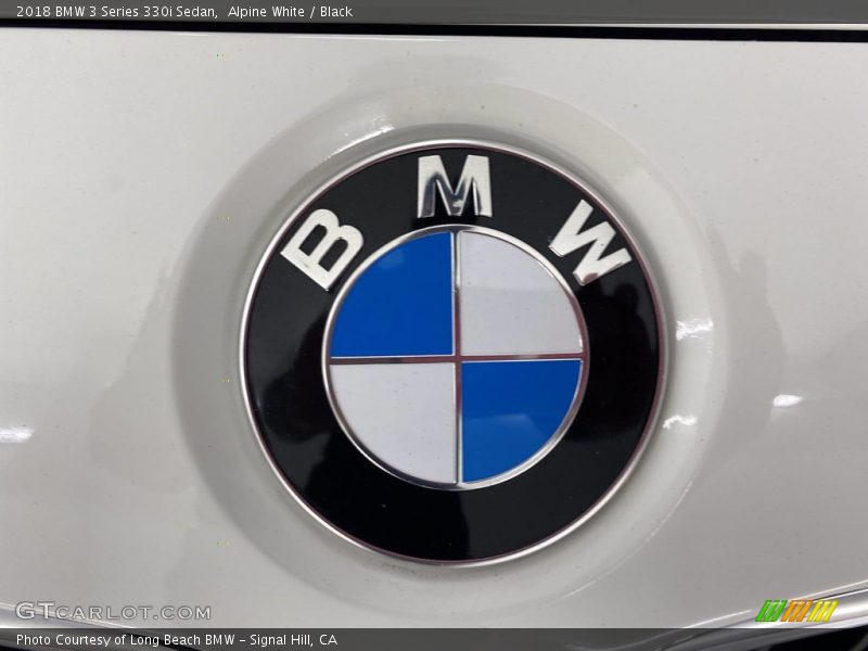 Alpine White / Black 2018 BMW 3 Series 330i Sedan