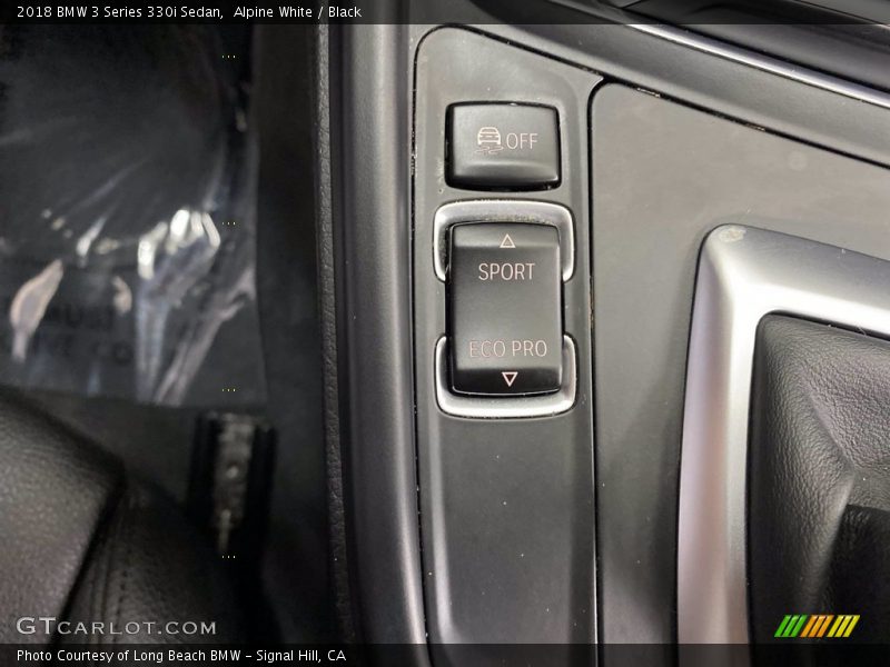 Alpine White / Black 2018 BMW 3 Series 330i Sedan