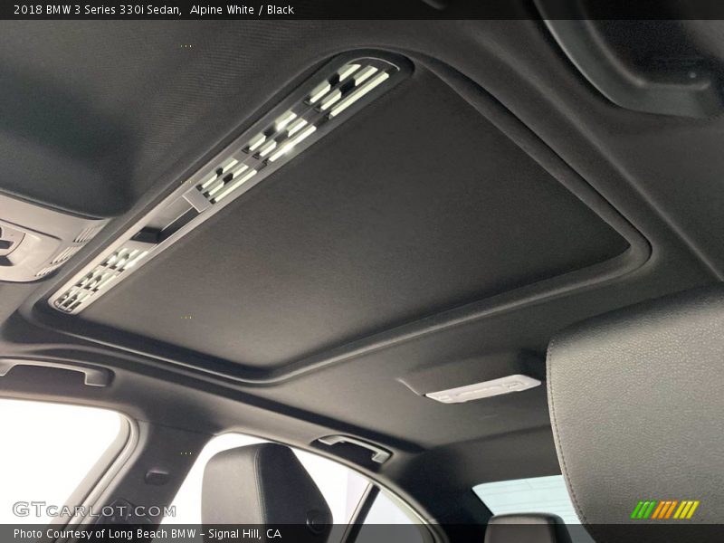 Alpine White / Black 2018 BMW 3 Series 330i Sedan