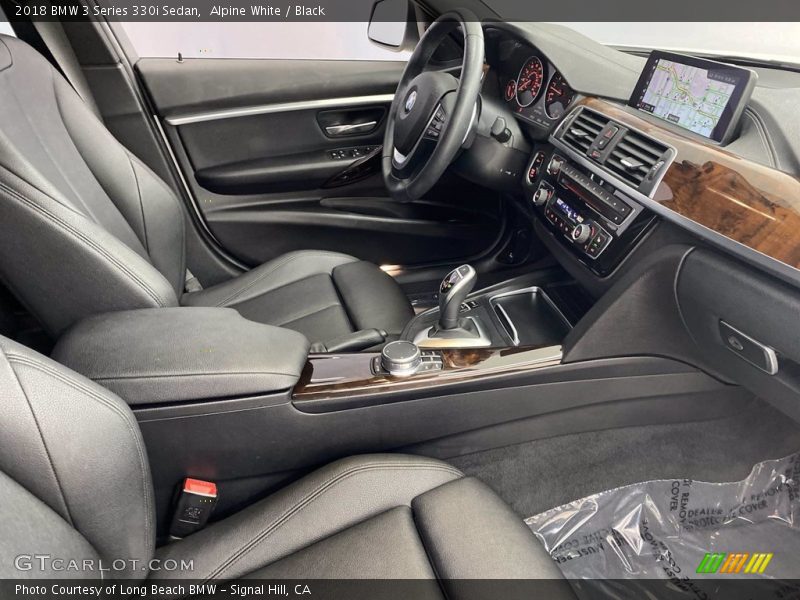 Alpine White / Black 2018 BMW 3 Series 330i Sedan