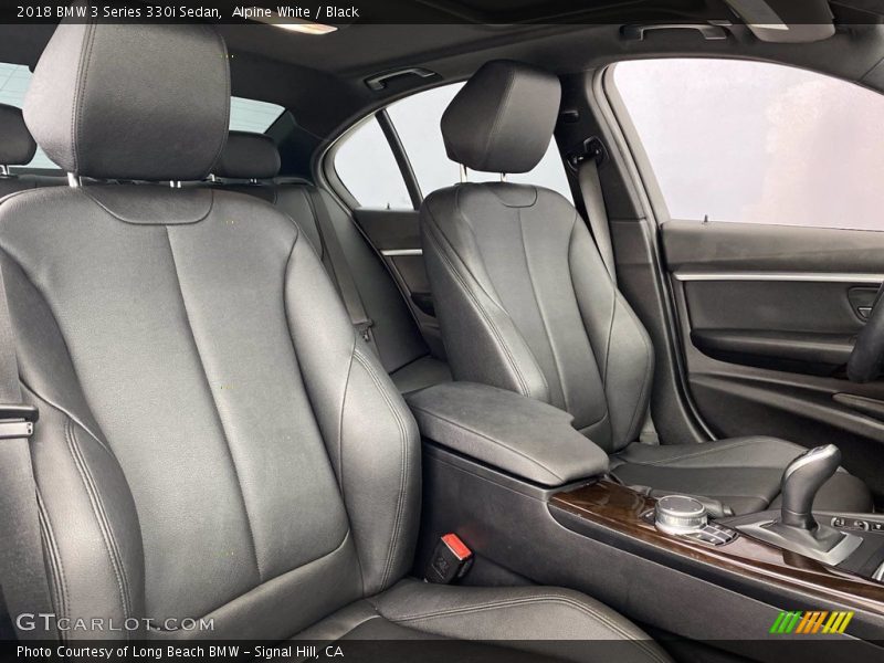 Alpine White / Black 2018 BMW 3 Series 330i Sedan