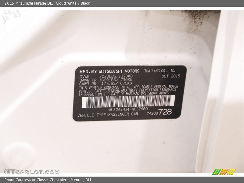 Cloud White / Black 2015 Mitsubishi Mirage DE