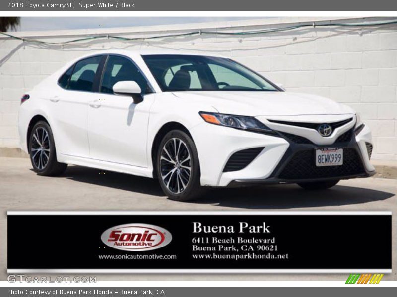 Super White / Black 2018 Toyota Camry SE