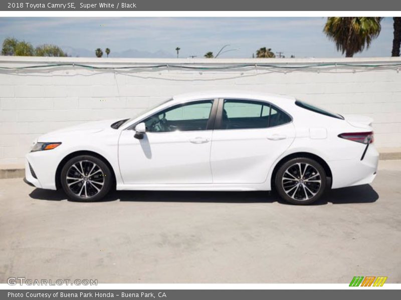 Super White / Black 2018 Toyota Camry SE