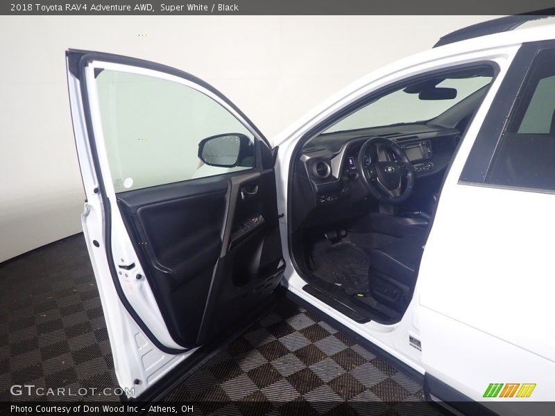 Super White / Black 2018 Toyota RAV4 Adventure AWD