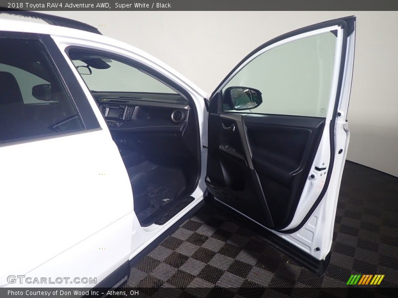 Super White / Black 2018 Toyota RAV4 Adventure AWD