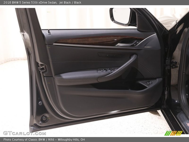 Jet Black / Black 2018 BMW 5 Series 530i xDrive Sedan