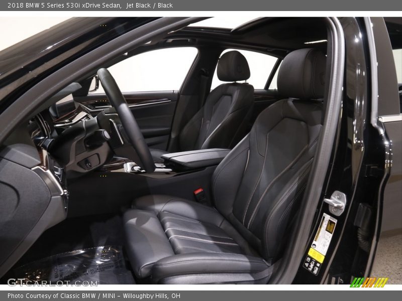 Jet Black / Black 2018 BMW 5 Series 530i xDrive Sedan