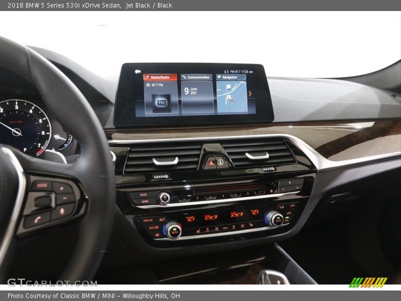 Jet Black / Black 2018 BMW 5 Series 530i xDrive Sedan