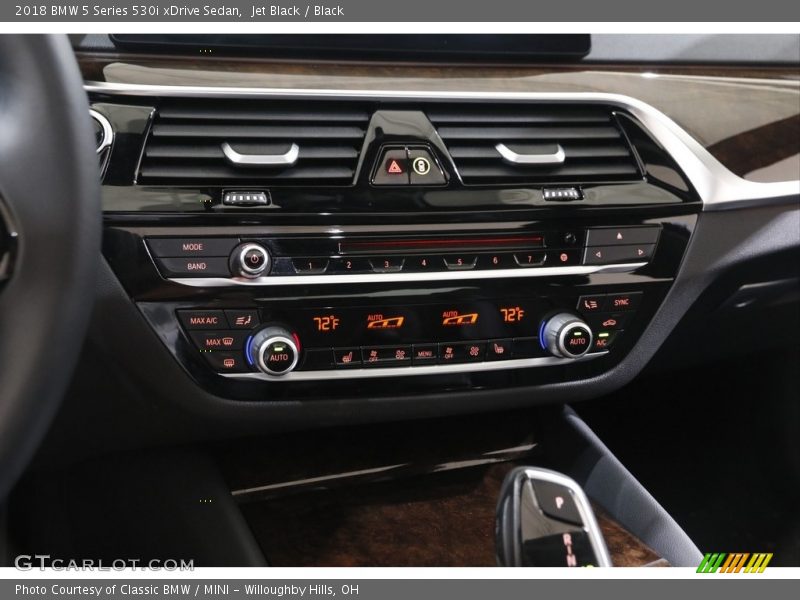 Jet Black / Black 2018 BMW 5 Series 530i xDrive Sedan