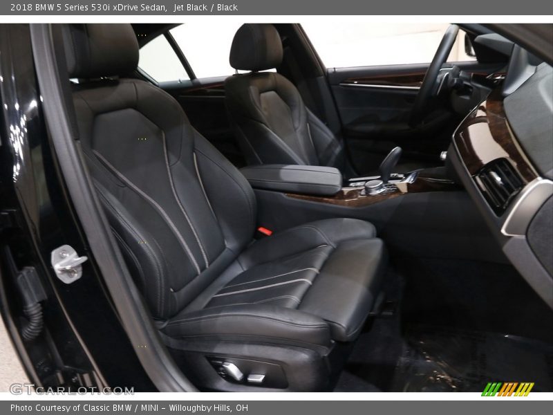 Jet Black / Black 2018 BMW 5 Series 530i xDrive Sedan