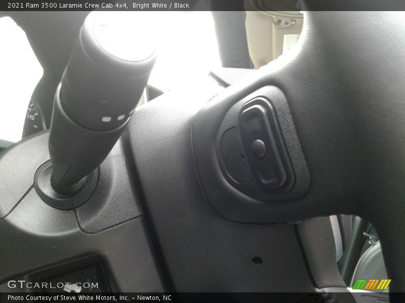 Bright White / Black 2021 Ram 3500 Laramie Crew Cab 4x4