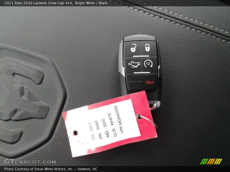 Bright White / Black 2021 Ram 3500 Laramie Crew Cab 4x4
