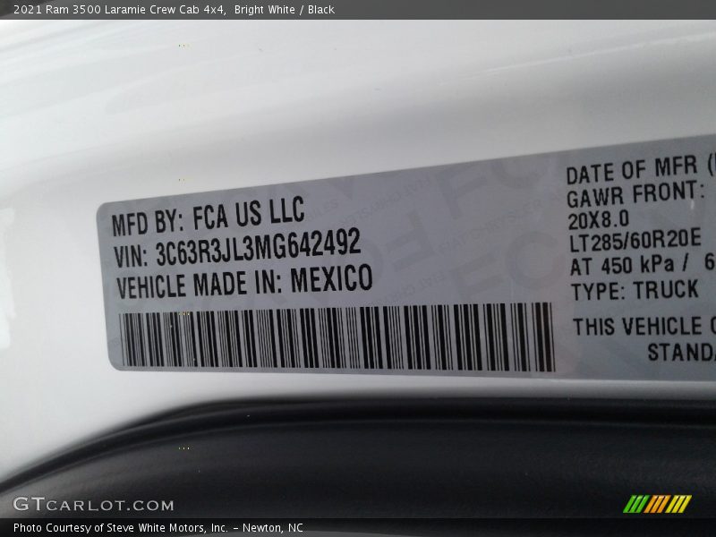 Bright White / Black 2021 Ram 3500 Laramie Crew Cab 4x4