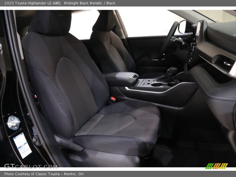 Midnight Black Metallic / Black 2020 Toyota Highlander LE AWD