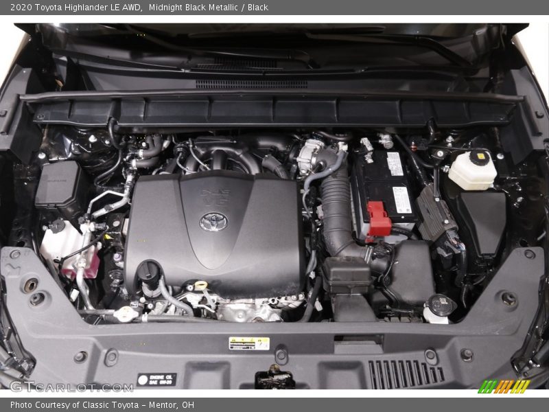 Midnight Black Metallic / Black 2020 Toyota Highlander LE AWD
