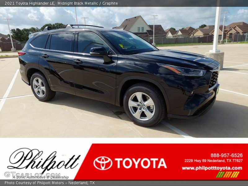 Midnight Black Metallic / Graphite 2021 Toyota Highlander LE