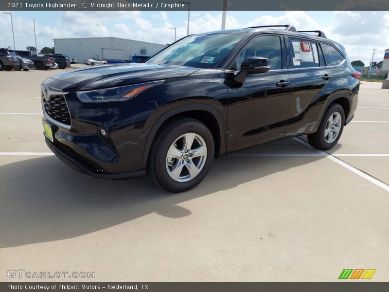 Midnight Black Metallic / Graphite 2021 Toyota Highlander LE
