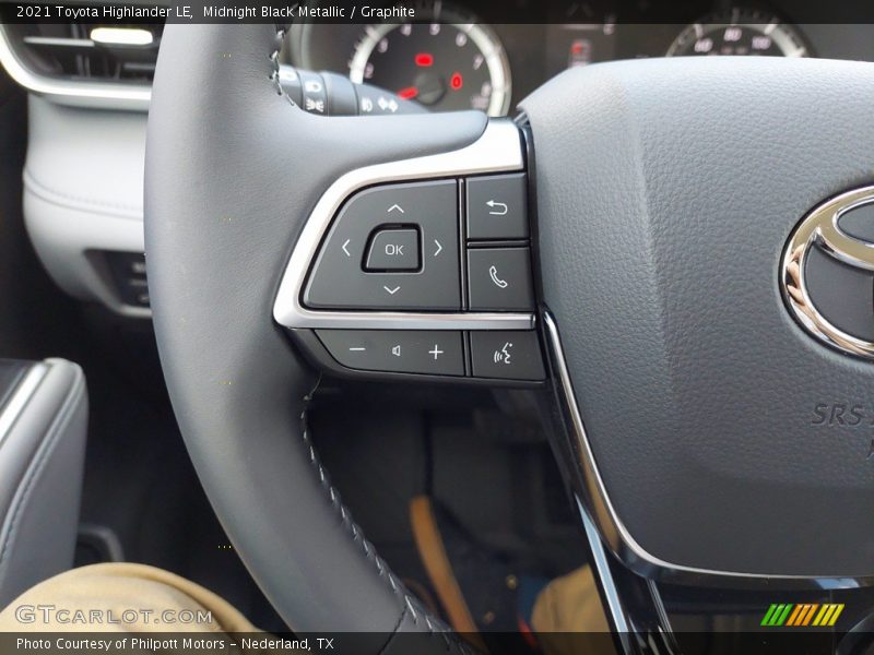 Midnight Black Metallic / Graphite 2021 Toyota Highlander LE