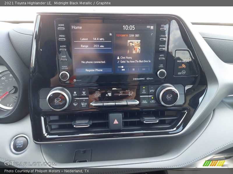 Midnight Black Metallic / Graphite 2021 Toyota Highlander LE