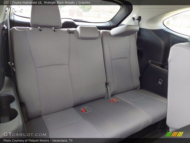 Midnight Black Metallic / Graphite 2021 Toyota Highlander LE