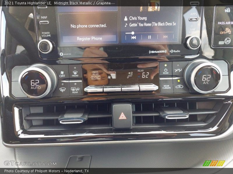 Midnight Black Metallic / Graphite 2021 Toyota Highlander LE