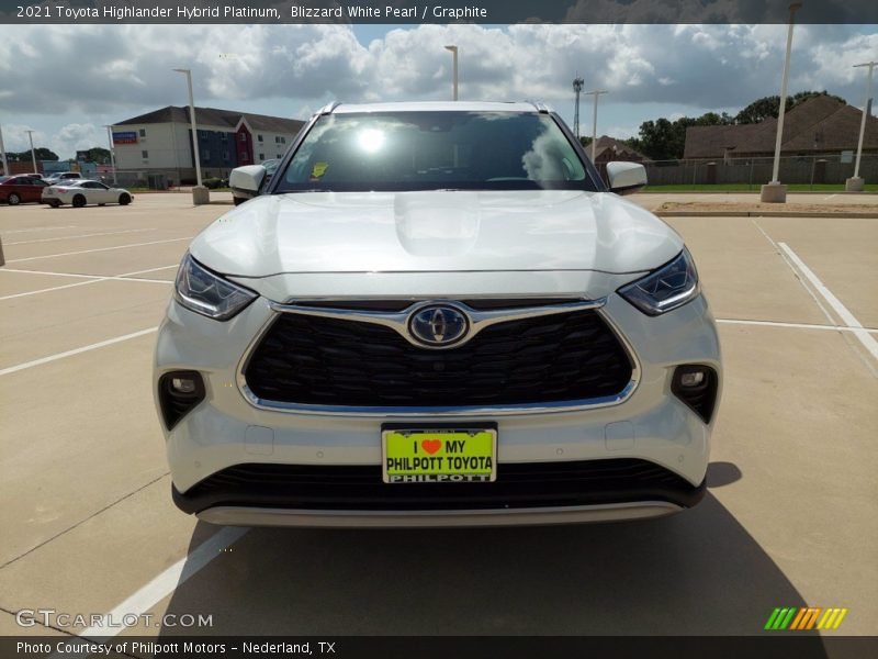 Blizzard White Pearl / Graphite 2021 Toyota Highlander Hybrid Platinum