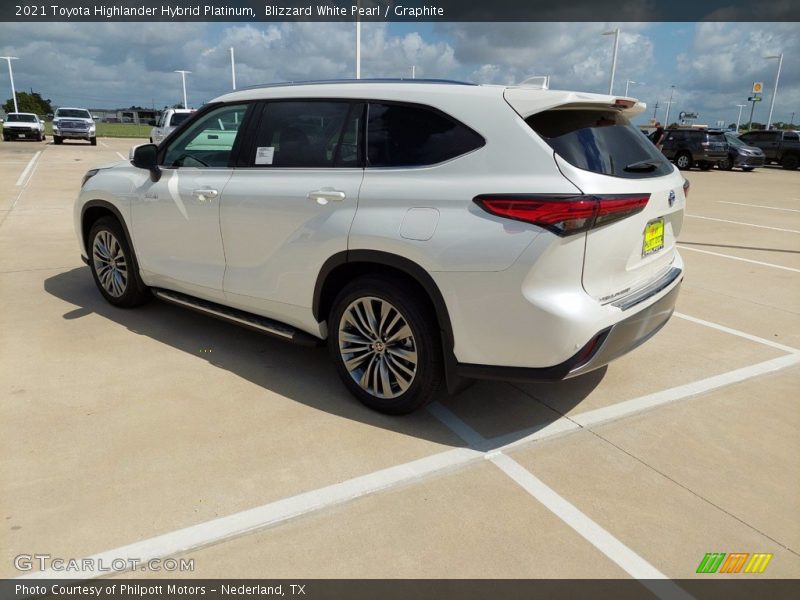 Blizzard White Pearl / Graphite 2021 Toyota Highlander Hybrid Platinum