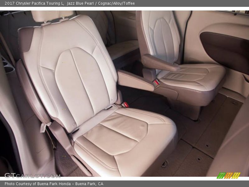 Jazz Blue Pearl / Cognac/Alloy/Toffee 2017 Chrysler Pacifica Touring L