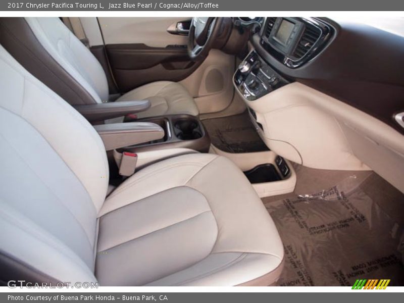 Jazz Blue Pearl / Cognac/Alloy/Toffee 2017 Chrysler Pacifica Touring L