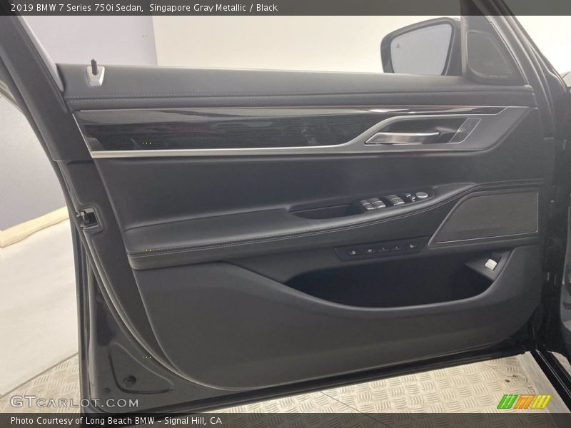 Singapore Gray Metallic / Black 2019 BMW 7 Series 750i Sedan