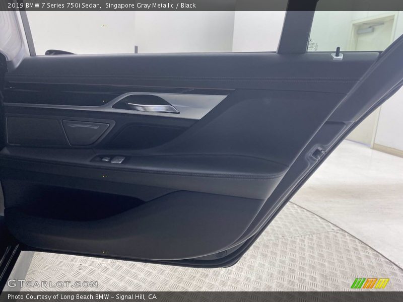 Singapore Gray Metallic / Black 2019 BMW 7 Series 750i Sedan