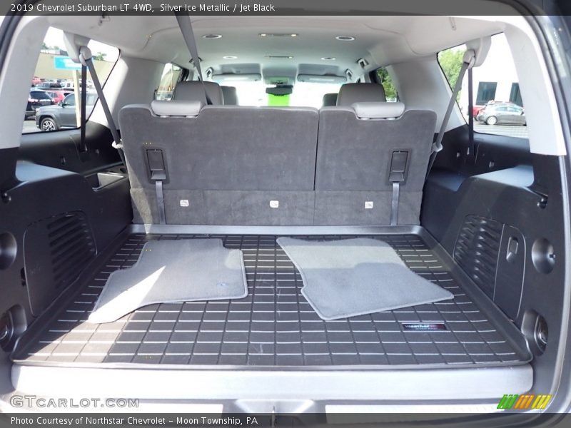 Silver Ice Metallic / Jet Black 2019 Chevrolet Suburban LT 4WD