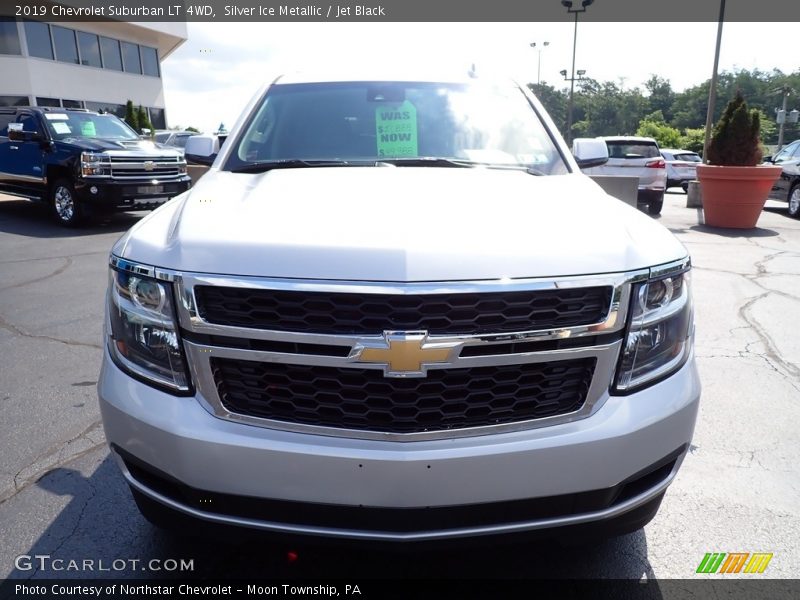 Silver Ice Metallic / Jet Black 2019 Chevrolet Suburban LT 4WD