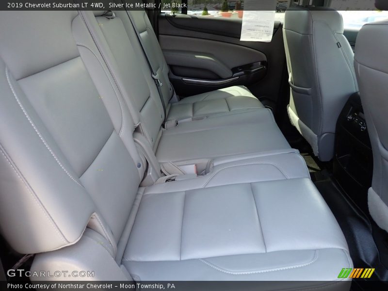 Silver Ice Metallic / Jet Black 2019 Chevrolet Suburban LT 4WD