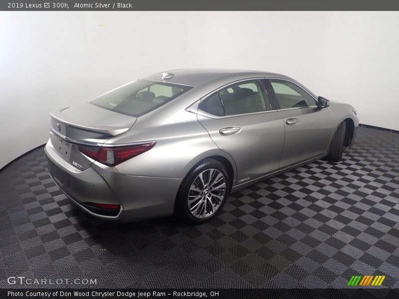 Atomic Silver / Black 2019 Lexus ES 300h