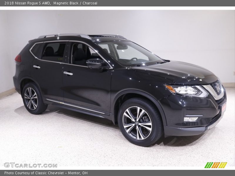 Magnetic Black / Charcoal 2018 Nissan Rogue S AWD