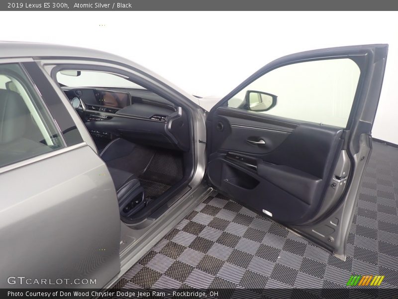 Atomic Silver / Black 2019 Lexus ES 300h